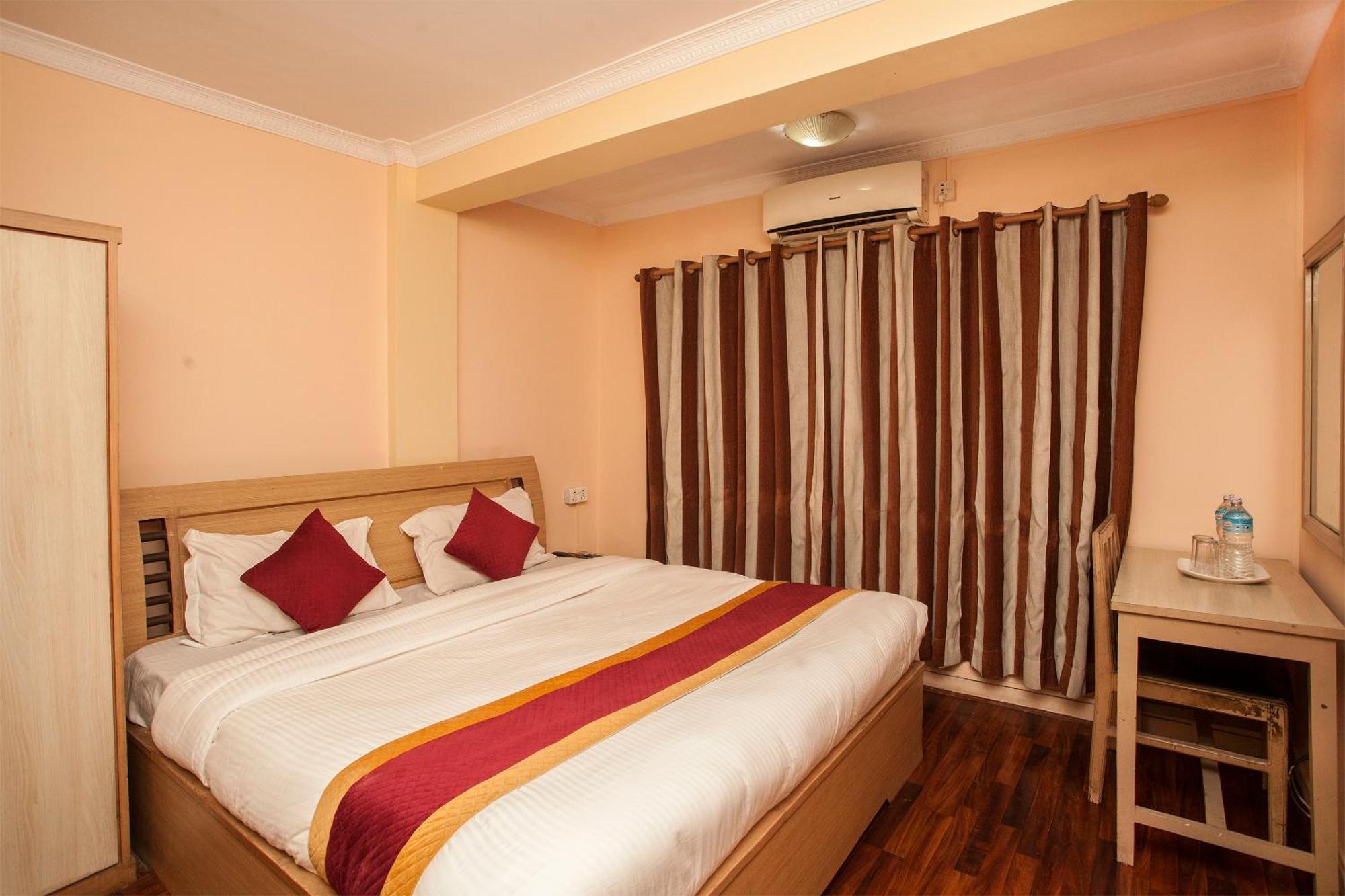 Hotel Mountain Gateway Kathmandu Esterno foto
